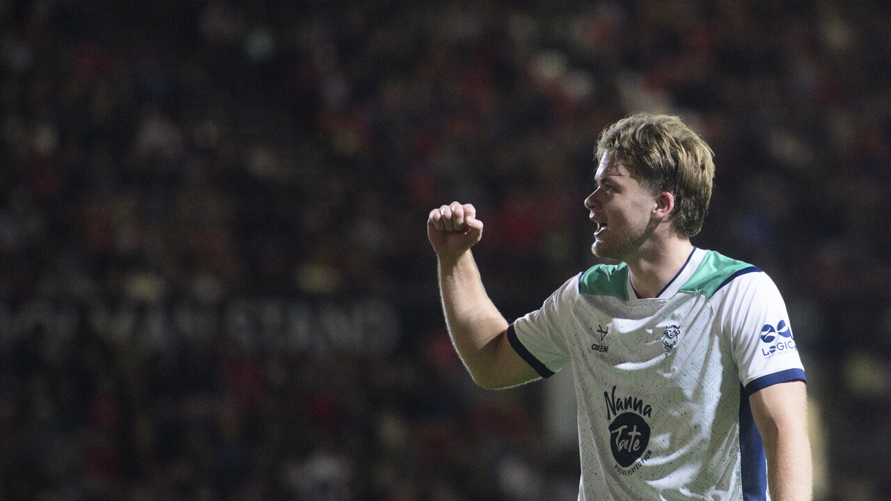 Tb Lab Icon Draper earns Bainland September Player of the Month award | Lincoln ...