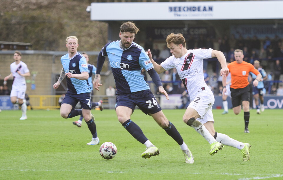 Erik Ring runs with the ball