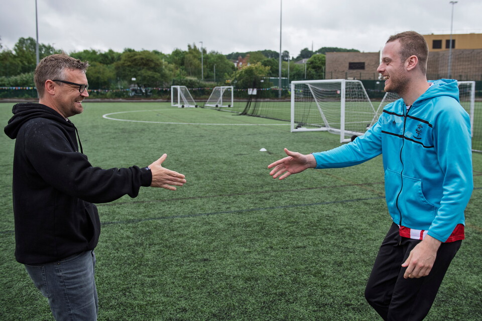 Michael Skubala, head coach of Lincoln City visited the community football session, organised by Lincoln City Foundation, on the 3G at the club’s LNER Stadium