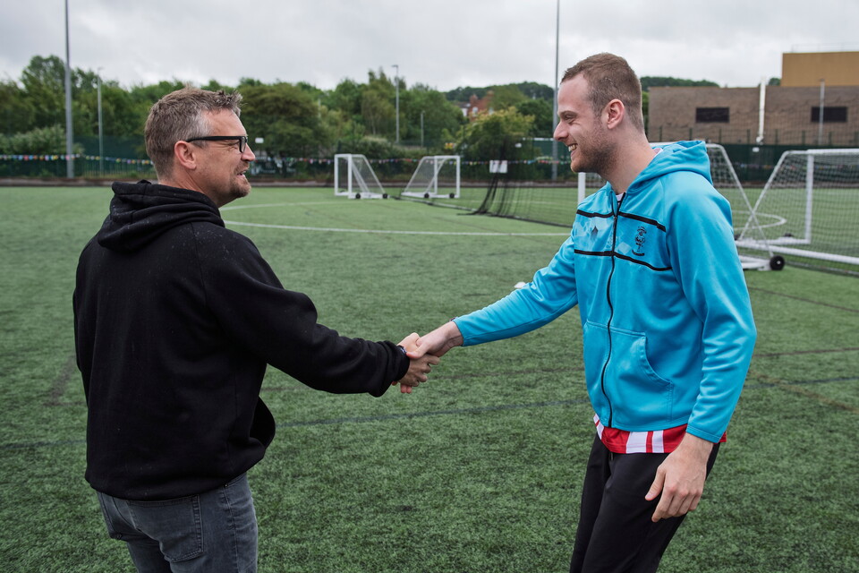 Michael Skubala, head coach of Lincoln City visited the community football session, organised by Lincoln City Foundation, on the 3G at the club’s LNER Stadium