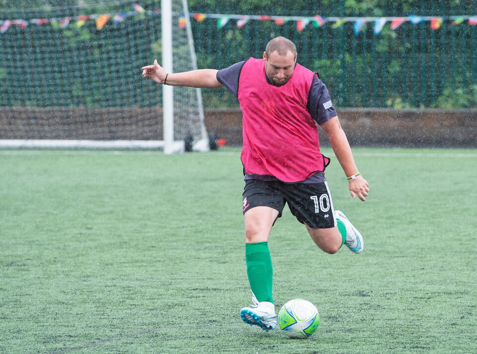 Michael Skubala, head coach of Lincoln City visited the community football session, organised by Lincoln City Foundation, on the 3G at the club’s LNER Stadium
