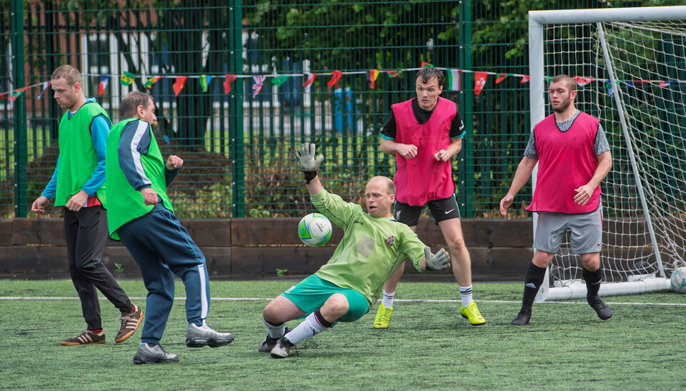 Michael Skubala, head coach of Lincoln City visited the community football session, organised by Lincoln City Foundation, on the 3G at the club’s LNER Stadium