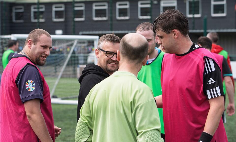 Michael Skubala, head coach of Lincoln City visited the community football session, organised by Lincoln City Foundation, on the 3G at the club’s LNER Stadium