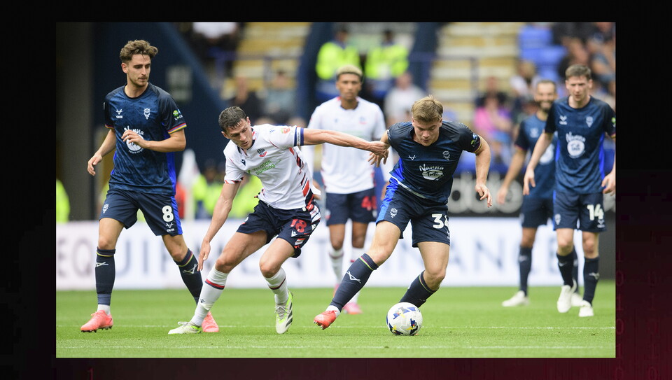 A match action photo from City's 1-1 away draw at Bolton Wanderers.