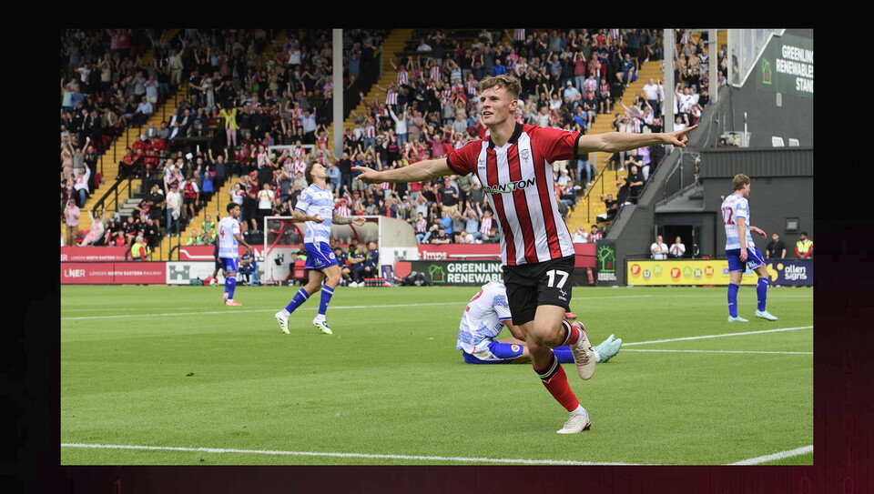A match action image from City's 2-0 home win over Reading.