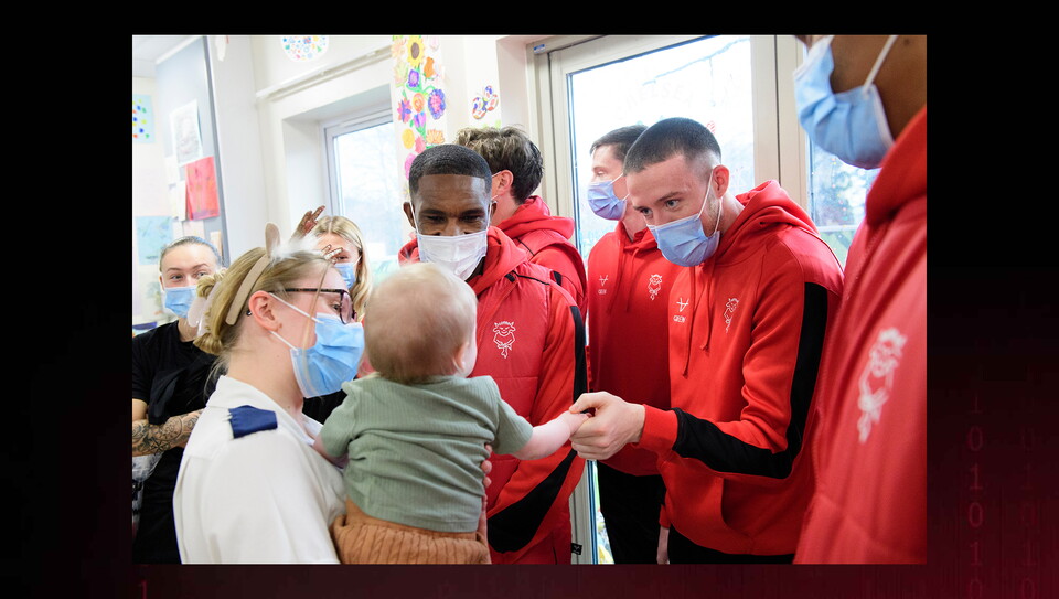 Lincoln City and Lincoln Women players visit to Lincoln County Hospital ahead of Christmas 2025.