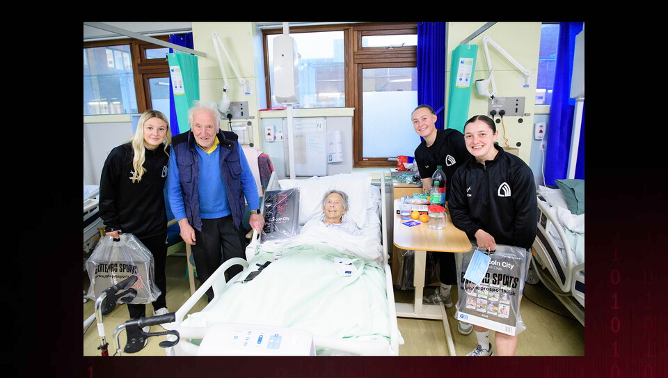 Lincoln City and Lincoln Women players visit to Lincoln County Hospital ahead of Christmas 2025.