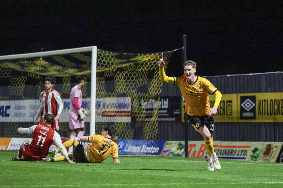 Oisin Gallagher scores for Boston United