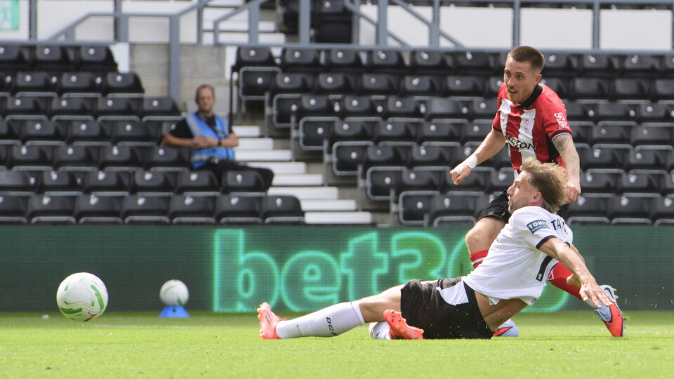 Dom Jefferies scores