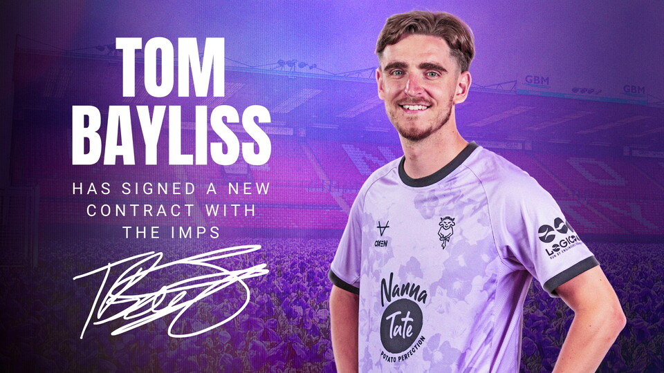 Tom Bayliss signs a contract extension