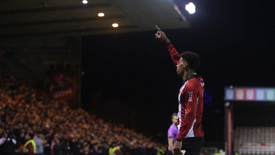 Reeco Hackett salutes supporters