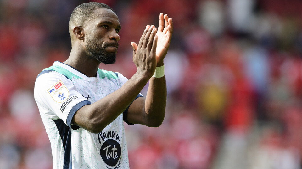 Tendayi Darikwa applauds.