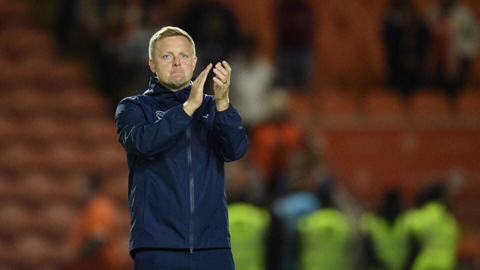 Tom Shaw applauds