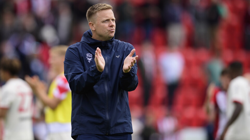 Tom Shaw applauds