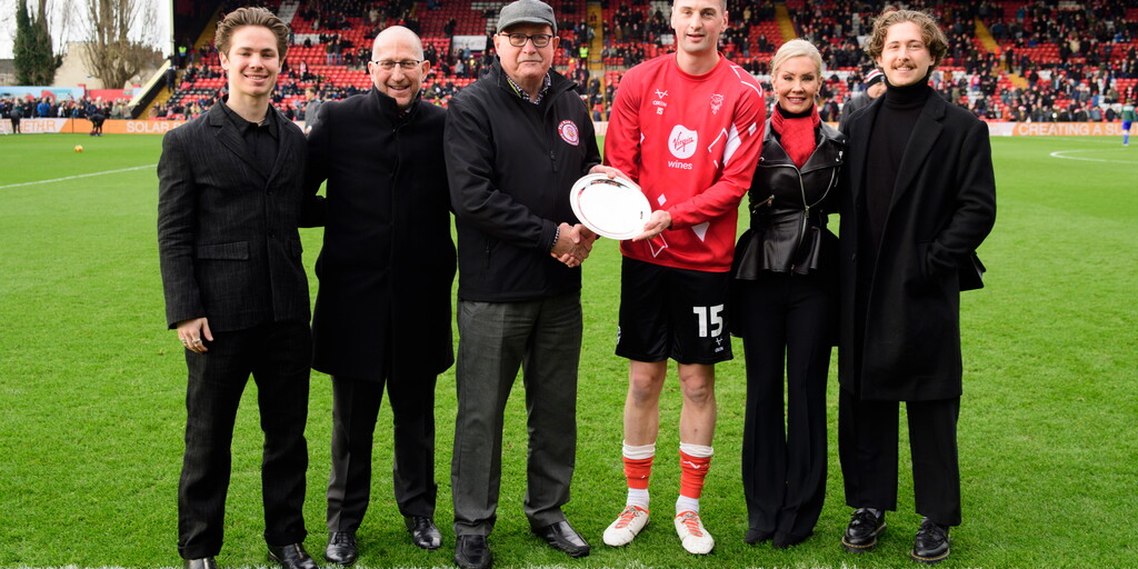 Imps show appreciation for Rob | Lincoln City Football Club