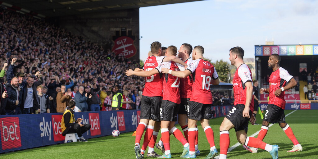 Make the most of your matchdays with a Gold+ package | Lincoln City ...
